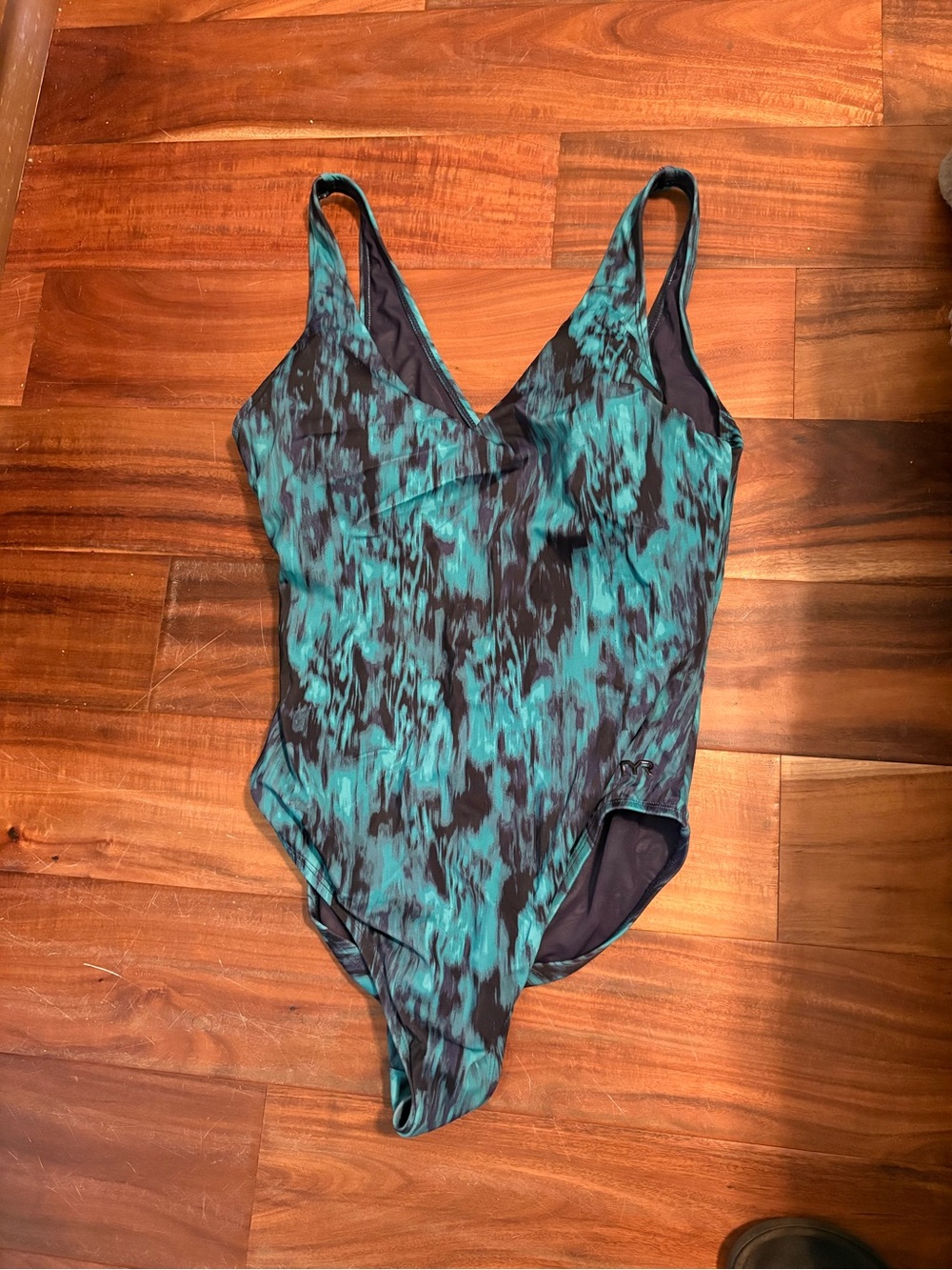TYR One Piece Swimsuit Blue Green Abstract Print Cross Front Shelf Bra L (740)